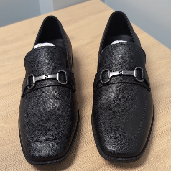NWOT - Calvin Klein Dillie Loafer. Size 11M. Black - Picture 1 of 7